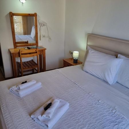 Zeus Guesthouse Panagia  Exterior photo