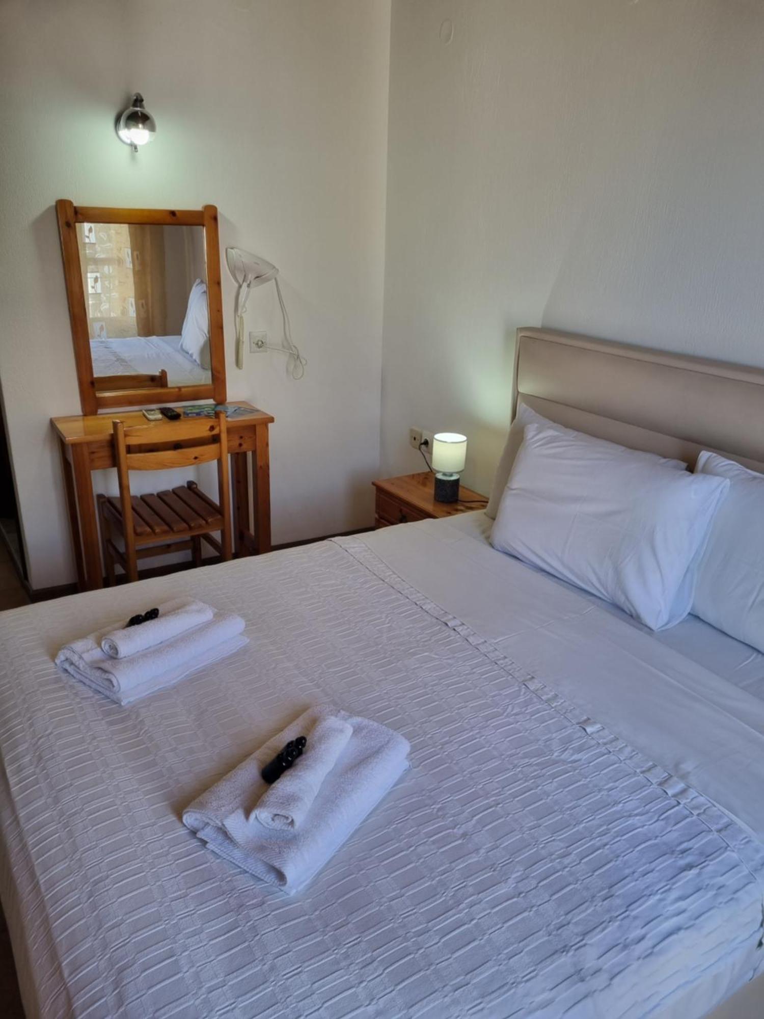 Zeus Guesthouse Panagia  Exterior photo